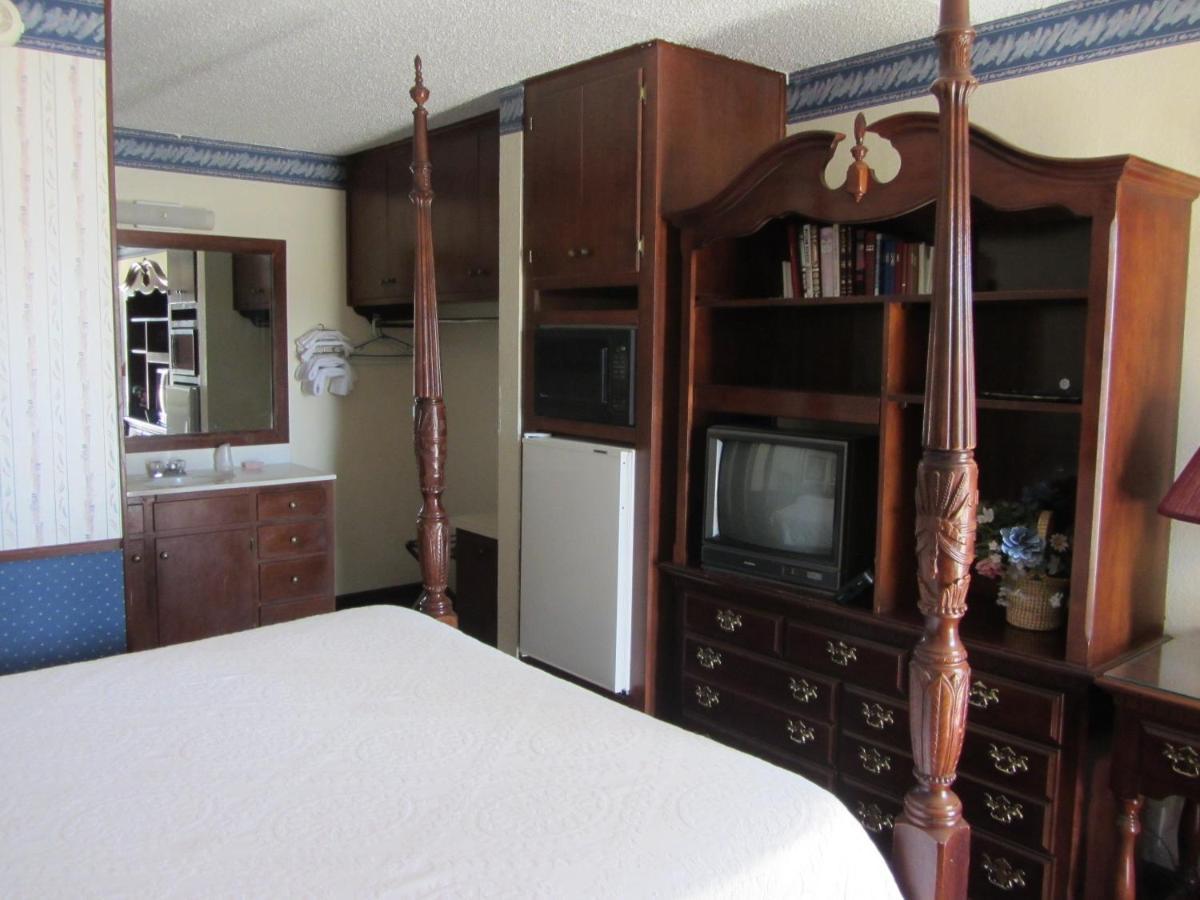 Warrick Plaza Inn Plainview Room photo