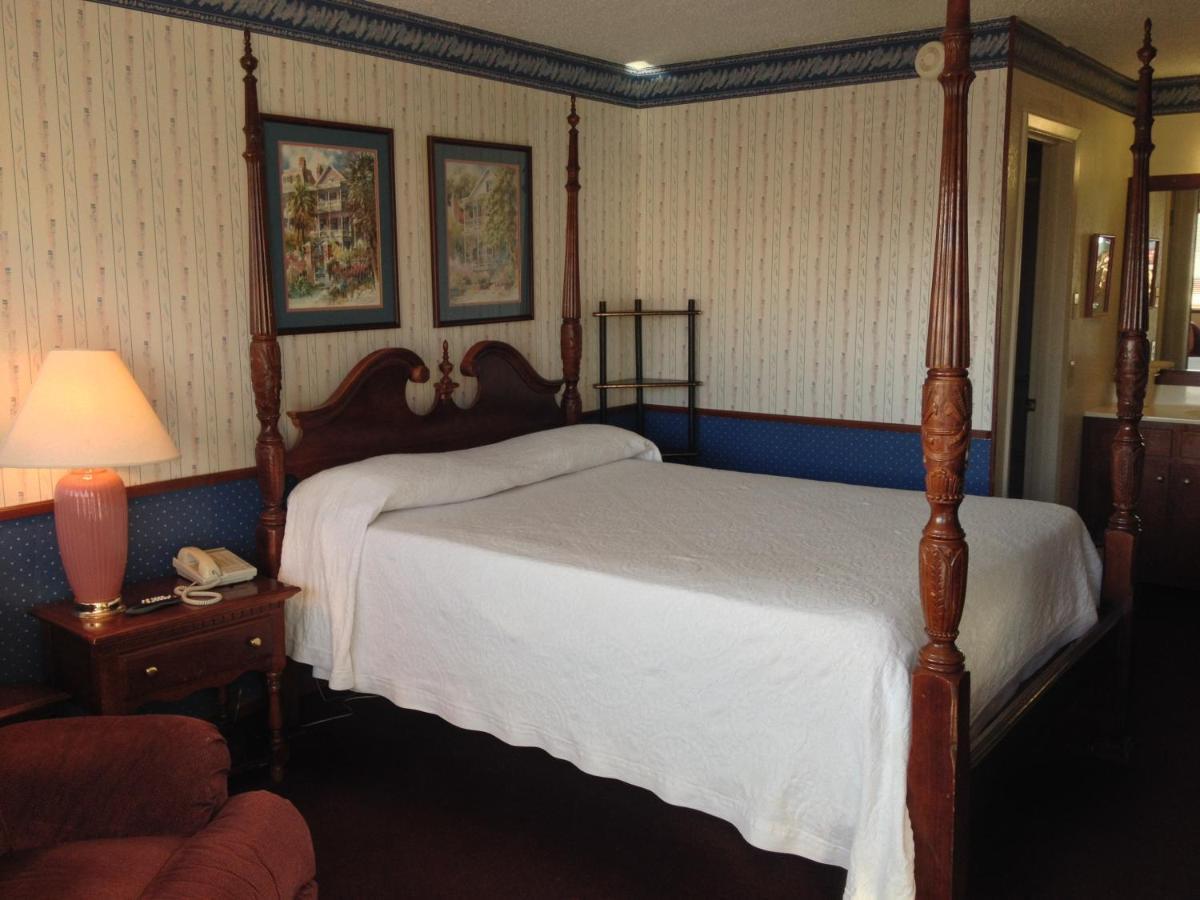 Warrick Plaza Inn Plainview Room photo